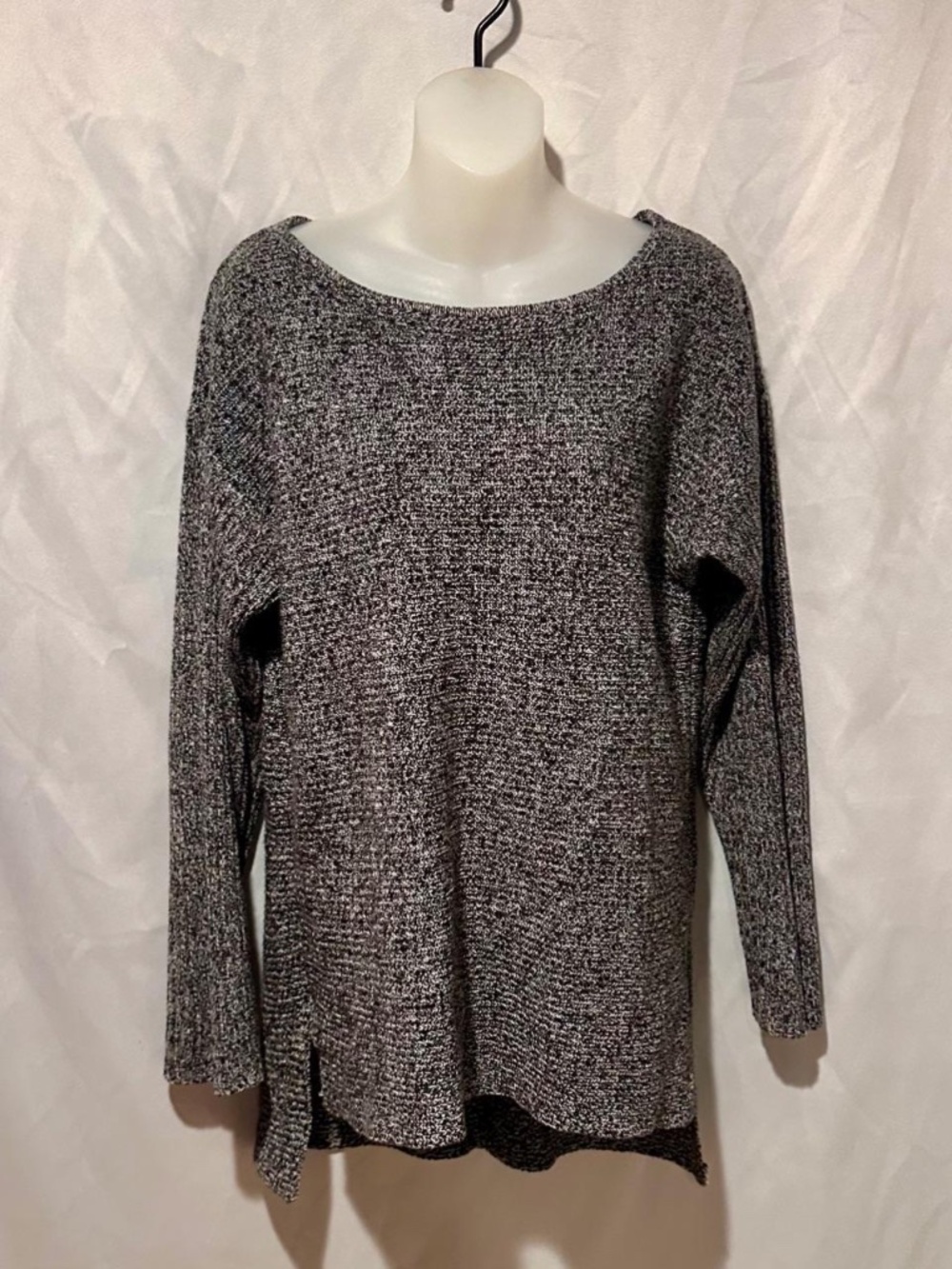 Black and White Boat Neck Sweater Drop Sleeve High Low Hem Size Medium - Picture 7 of 7